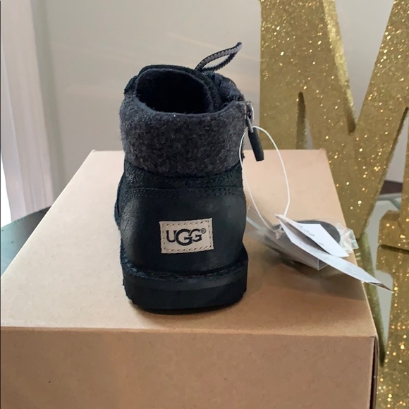 Black ugg kids boots - Picture 3 of 7